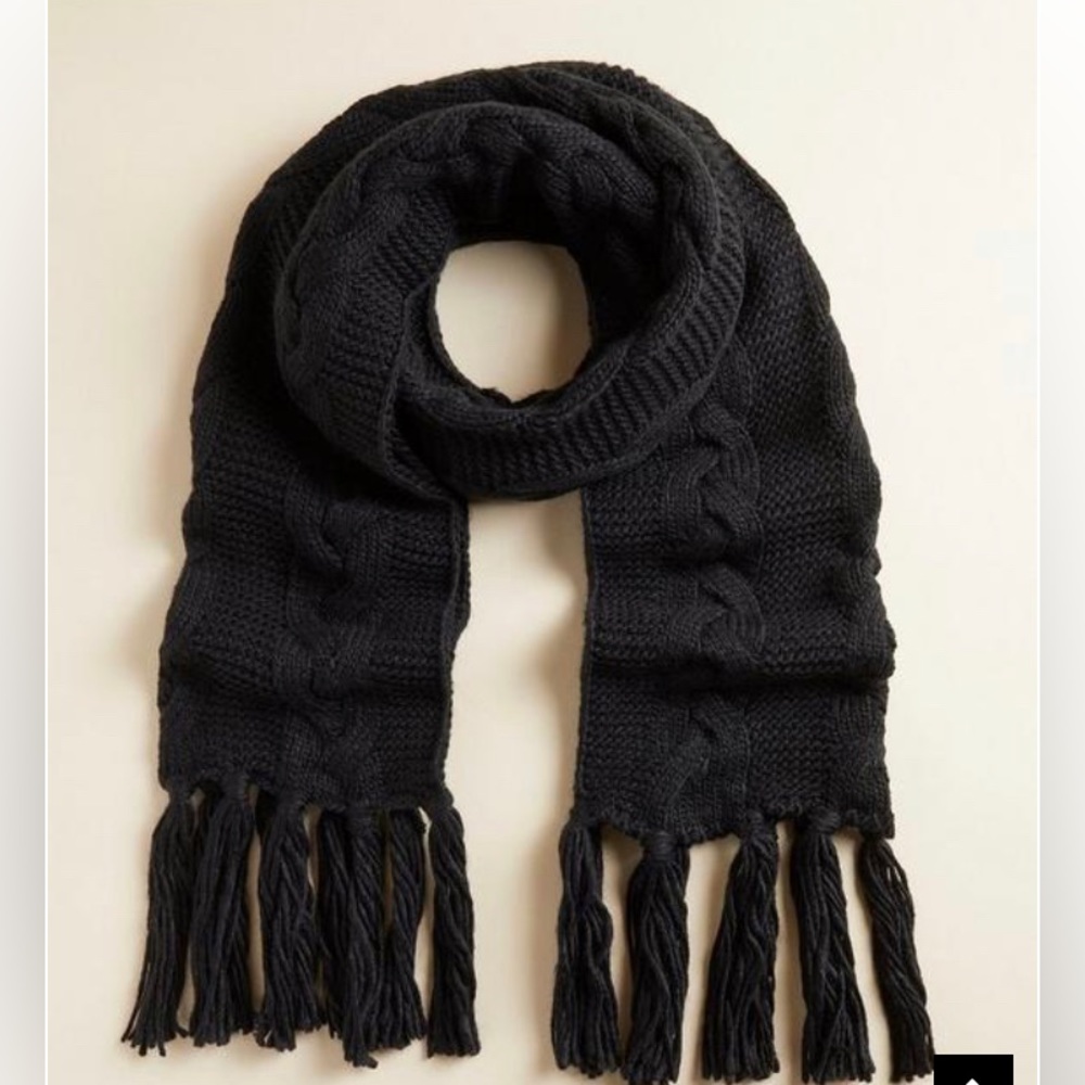 Black Cable Knit Scarf